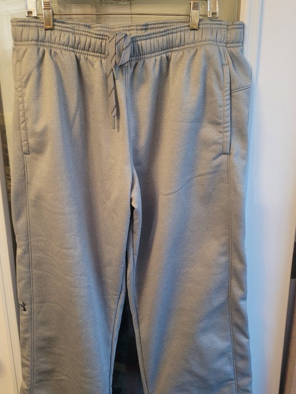 Brand New Under Armour ColdGear Loose Sweatpants - XL.